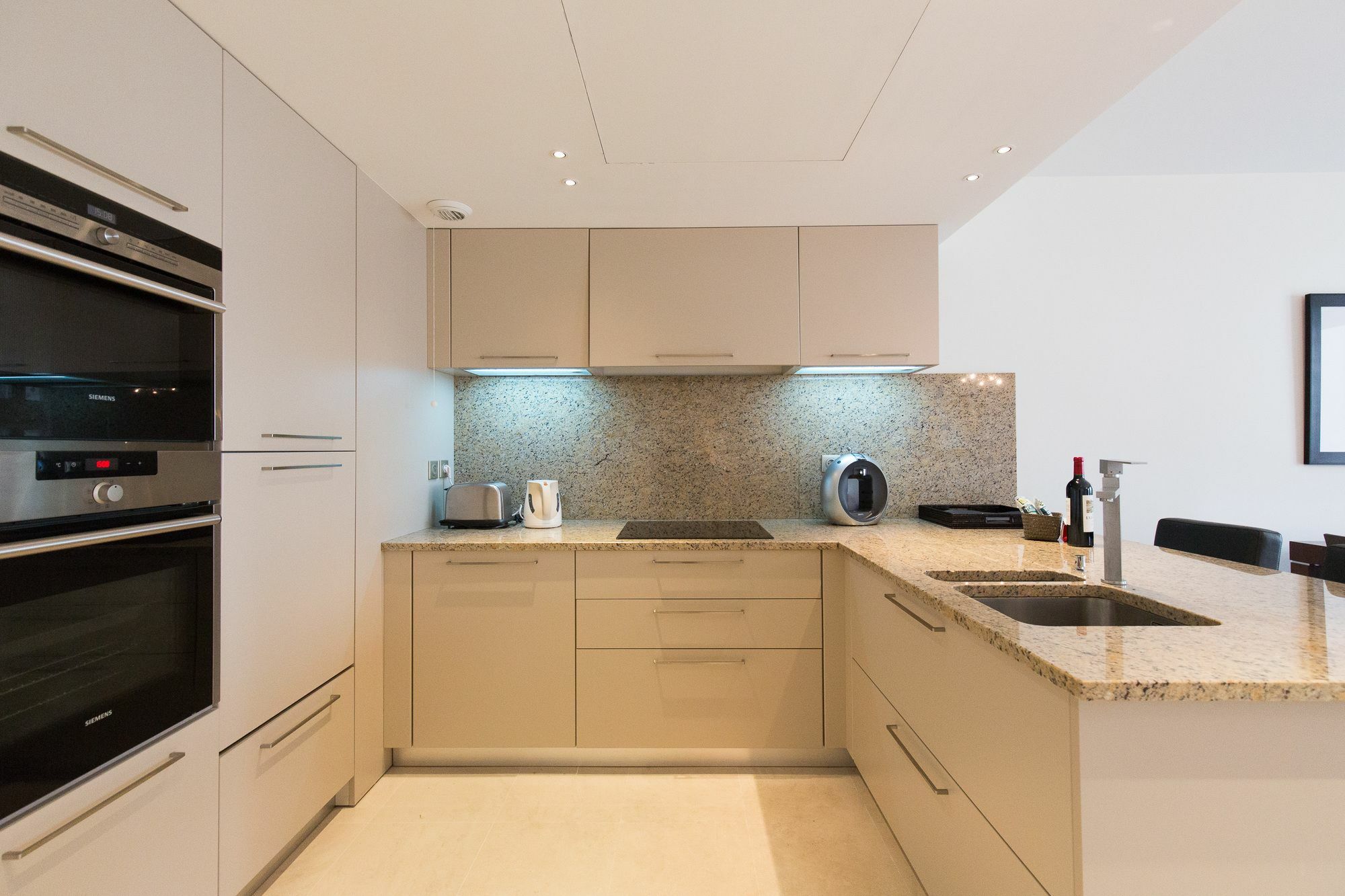 Carlton Riviera Apartment Кан Екстериор снимка