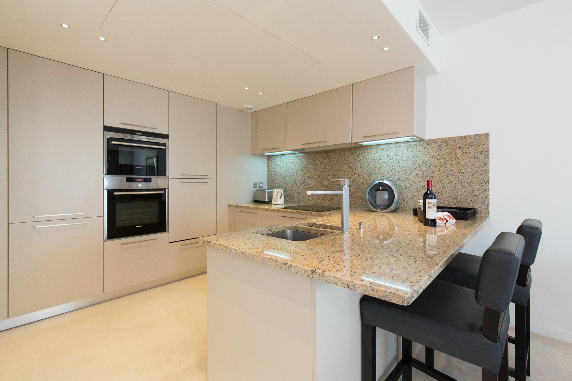 Carlton Riviera Apartment Кан Екстериор снимка