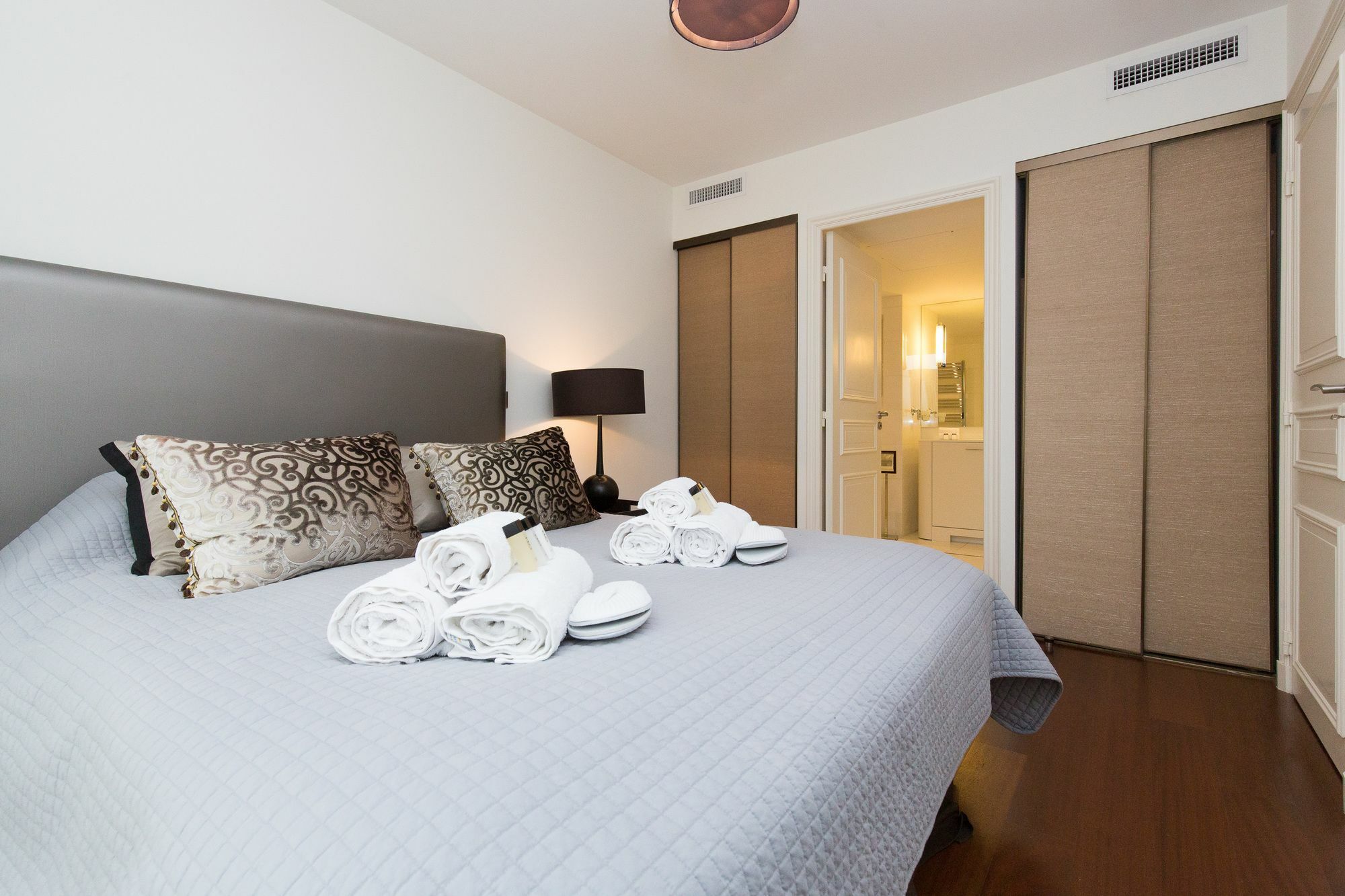 Carlton Riviera Apartment Кан Екстериор снимка